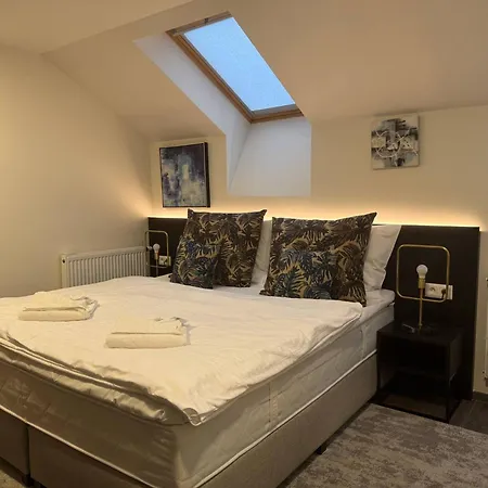 Charming 2-bedroom In Heart Of Apartmán