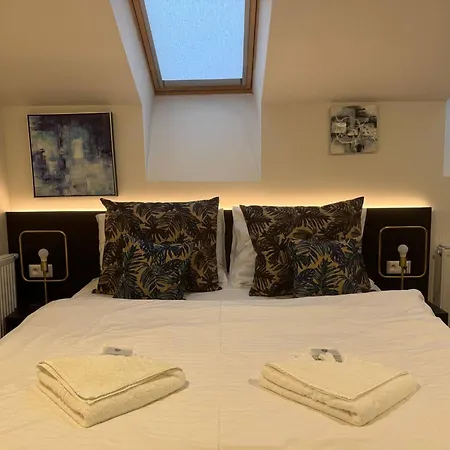 Charming 2-bedroom In Heart Of *