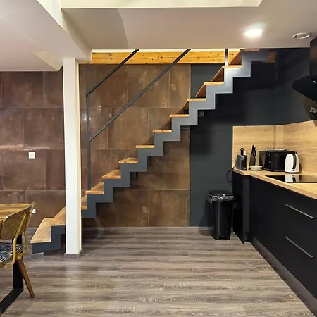 Charming 2-bedroom In Heart Of Apartmán *